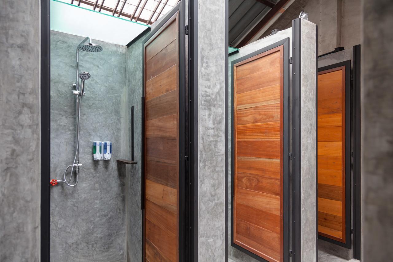 Feel Good Hostel Phuket Bagian luar foto