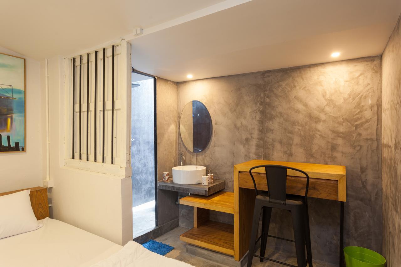 Feel Good Hostel Phuket Bagian luar foto